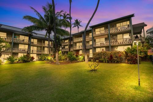 NAUTICAL THEME GARDEN VIEW STUDIO - KONA ISLANDER INN CONDOS condo – Kailua-Kona, HI