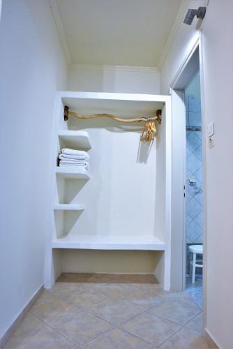 Avra Studios - image 14