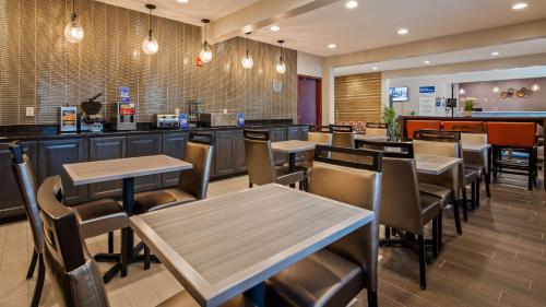 Food and beverages, Best Western University Inn in Urbana (IL)