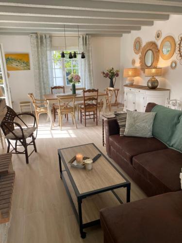 VILLA à 130 M de la plage gîte à louer Saint-Lyphard