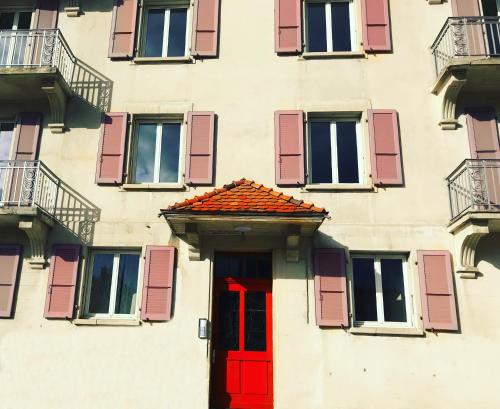 Exterior view, Appartement LUNA avec parking couvert prive in Le Locle
