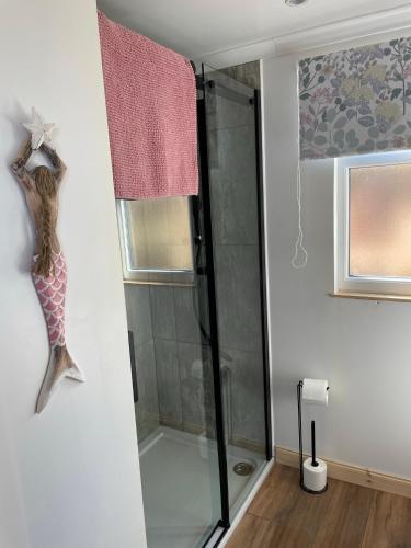 Bathroom, Sea View Cabin in Achmelvich
