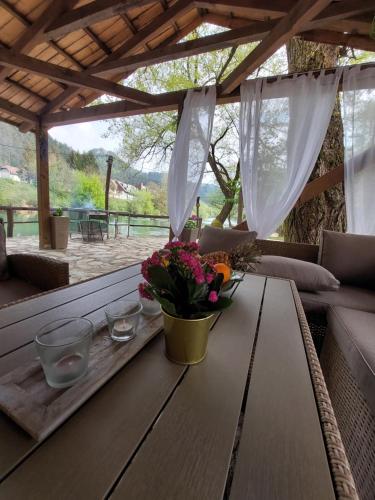 Iekārtas, ATRIUM Holiday home in Srbljani