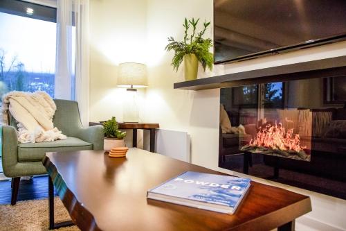 Revelstoke Retreat by Revelstoke Vacations - Apartment - Revelstoke