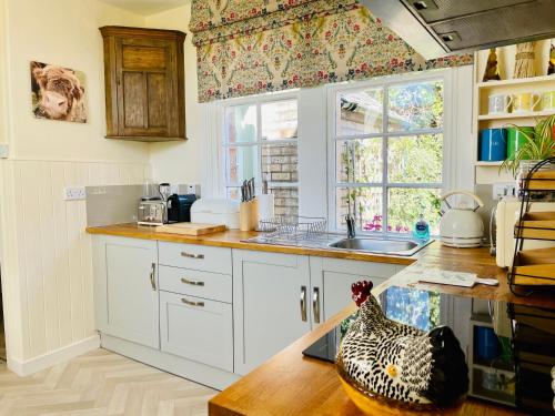 кухня, Carnell Country Estate & Holiday Cottages in Ayrshire in Hurlford