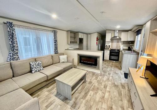 Luxury 3 bedroom caravan between Perranporth and Newquay, Cornwall