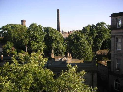 Calton Hill Apartment - image 12