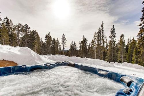 PURE LUXURY with Hot Tub, Pool Table and Sauna plus Wet Bar - Chessetts Lodge in Alma (CO)