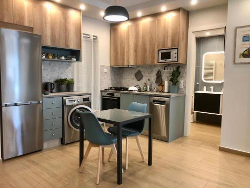 Tony's suite with parking, Atenas (foto 4)