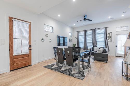 LUXURY 3BR, KS Bed mins away 4RM Dtown, med ctr in Houston, USA