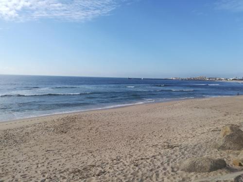 Beach, Vila do Conde Holidays Flat in Árvore