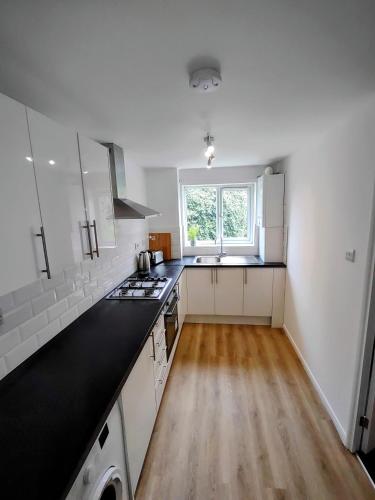 1 bedroom refurbished flat with free parking