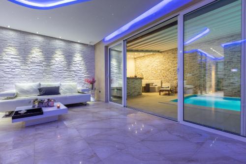 Villa M