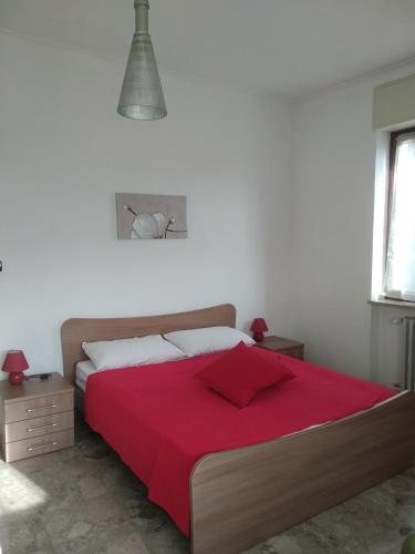  Casa Nebieu in edificio indipendente nel centro di Monforte in Monforte dʼAlba