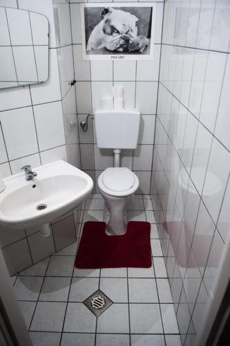 Westend Hostel - main image