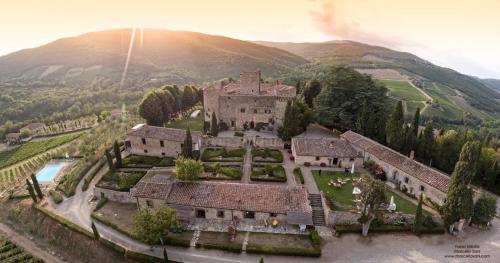 Castello Di Meleto Wine Destination - Camere in Castello e Appartamenti