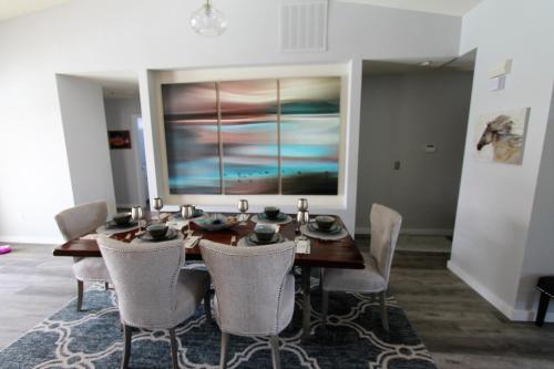 Comfortable vacation property minutes from downtown Comfortable vacation property minutes from downtown