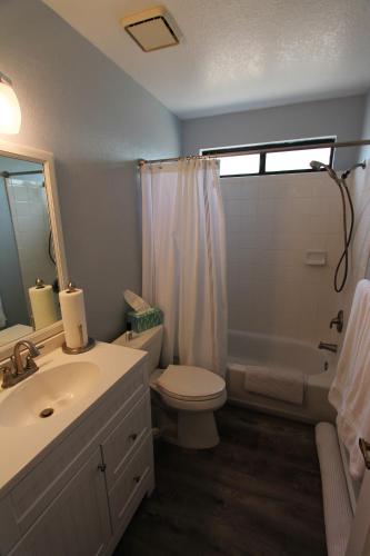 Comfortable vacation property minutes from downtown Comfortable vacation property minutes from downtown