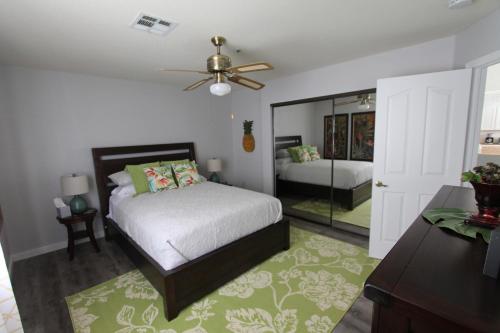 Comfortable vacation property minutes from downtown Comfortable vacation property minutes from downtown