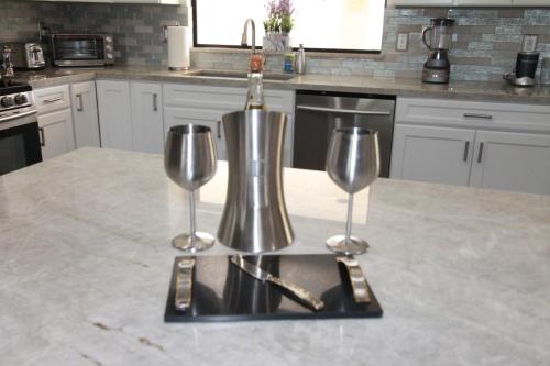 Comfortable vacation property minutes from downtown Comfortable vacation property minutes from downtown