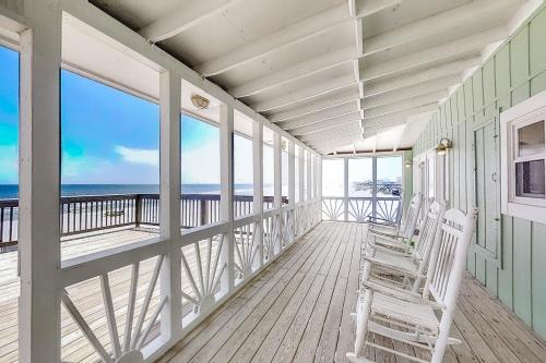 Bama Breeze by Meyer Vacation Rentals in Fort Morgan
