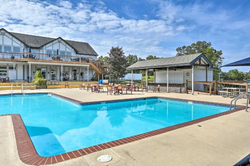 Deck, Fire Pit & Pool Access at Poconos Retreat! in Bushkill (PA)