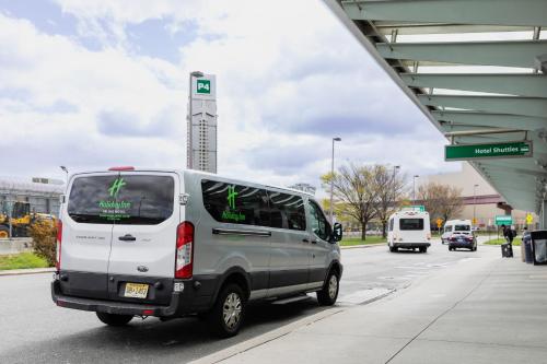 Holiday Inn Newark International Airport