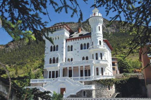 Résidence Château des Magnans by Nevesol - Accommodation - Jausiers