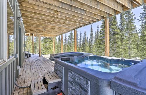 Spectacular 4 Bed 3 Bath with Hot Tub and Endless Decks in Alma (CO)