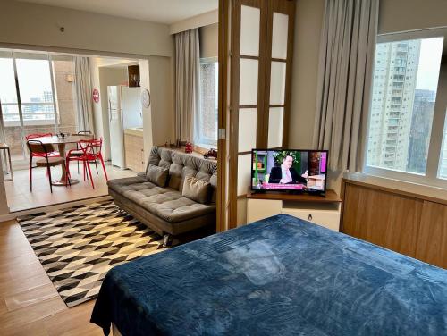 Family Suite with Balcony room in Beneficência Portuguesa 50 metros