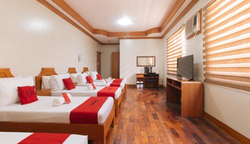 RedDoorz Premium @ Nick Hotel Gerona Tarlac in Gerona