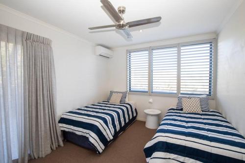 SALTWATER 1 - PENTHOUSE APARTMENT with OCEAN VIEWS - SLEEPS 8 SALTWATER 1 - PENTHOUSE APARTMENT with OCEAN VIEWS - SLEEPS 8