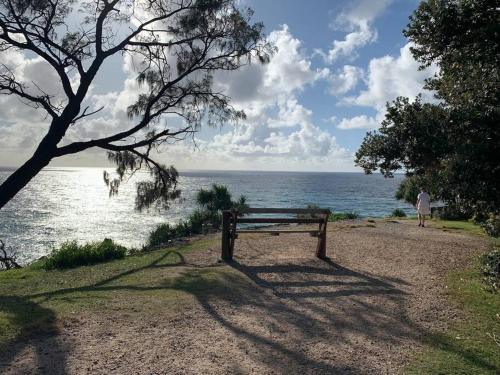 SALTWATER 1 - PENTHOUSE APARTMENT with OCEAN VIEWS - SLEEPS 8 SALTWATER 1 - PENTHOUSE APARTMENT with OCEAN VIEWS - SLEEPS 8