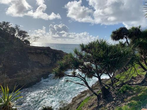 SALTWATER 1 - PENTHOUSE APARTMENT with OCEAN VIEWS - SLEEPS 8 SALTWATER 1 - PENTHOUSE APARTMENT with OCEAN VIEWS - SLEEPS 8