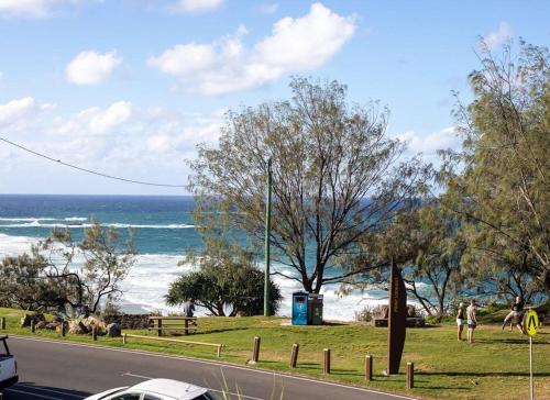 SALTWATER 1 - PENTHOUSE APARTMENT with OCEAN VIEWS - SLEEPS 8 SALTWATER 1 - PENTHOUSE APARTMENT with OCEAN VIEWS - SLEEPS 8