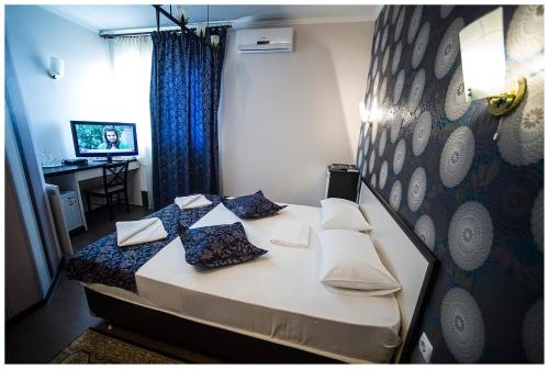 Iris Hotel - image 9