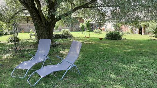 Сад, Gîte Chez Léo (Gite Chez Leo) in Шарет-Варен