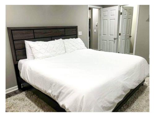 Lovely 3BR 3BA Home minutes from Airport/Downtown Atlanta in Atlanta, USA