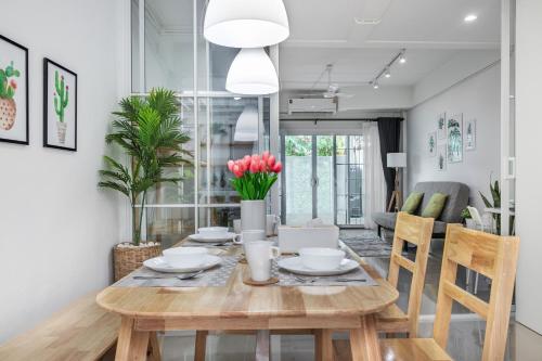 Ozzy's home@Banchang Ozzy's home@Banchang