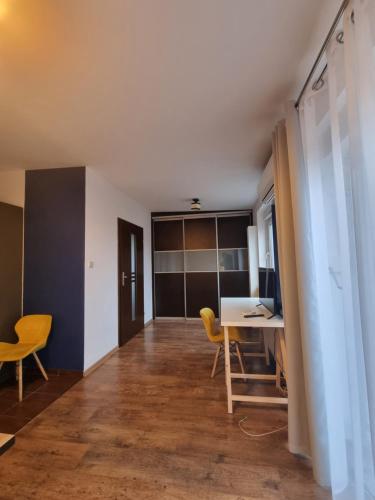 Uroczy apartament z parkingiem. - Apartment - Wolsztyn