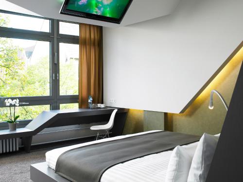 Deluxe Double or Twin Room image 4