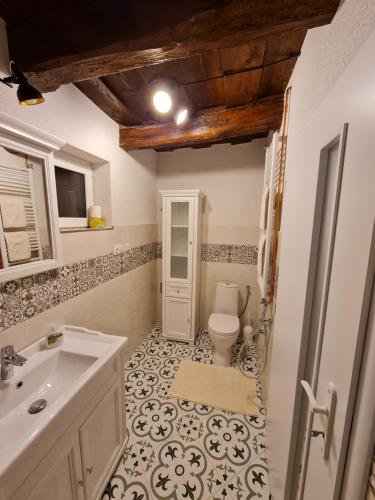 Bathroom, Videki vendeghaz Szogliget in Bódvaszilas
