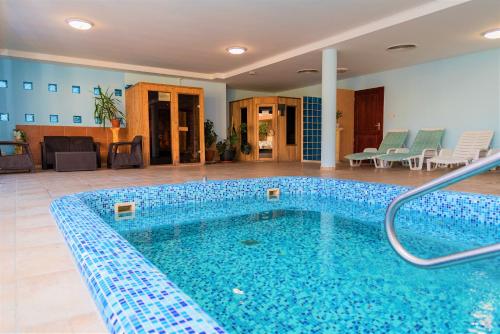 Boni Családi Wellness Hotel - image 6