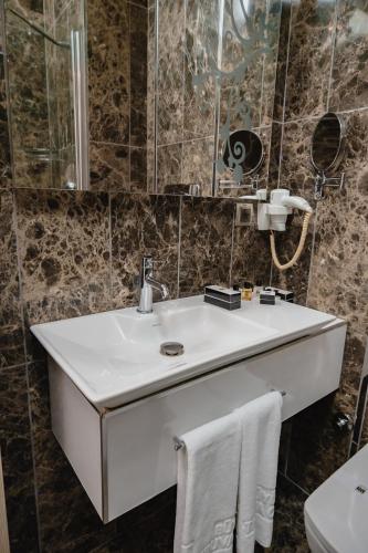 356188817 Buyuk Truva Hotel