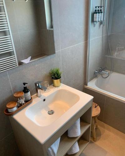 Bloomhotel photo 3