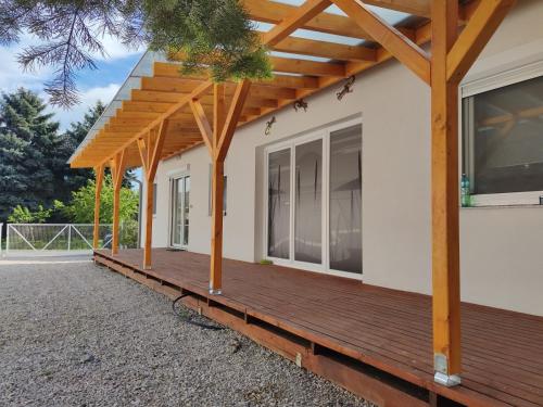  Friends & Family Apartmanok Velence in Velence