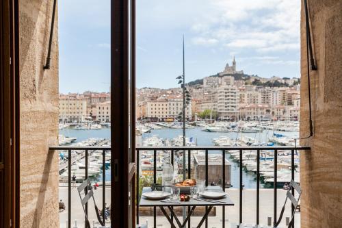 PREMIERE LIGNE - Bel appartement en 1ère ligne du Vieux e - Location saisonnière - Marseille
