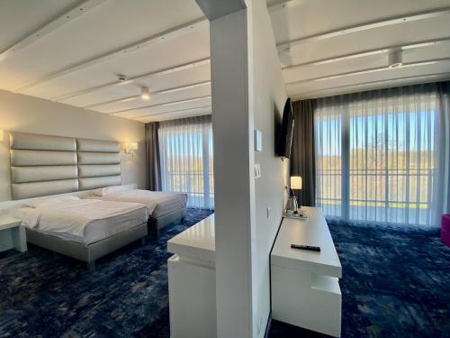 Ferry Resort - image 10