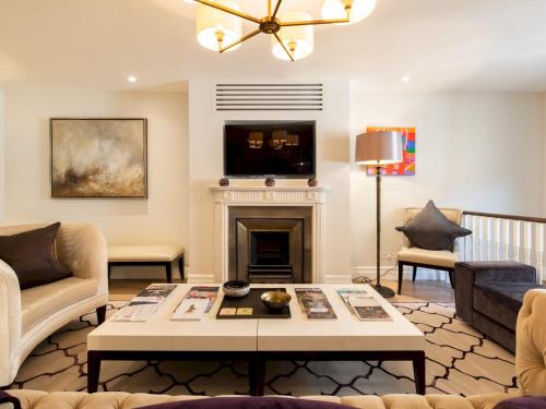 Pass the Keys Luxurious Mews House by South Kensington Station gîte à louer Cranley Gardens Hotel