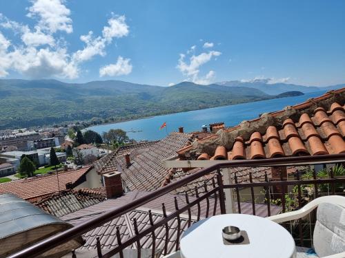 Studio with Balcony and Lake View - First Floor